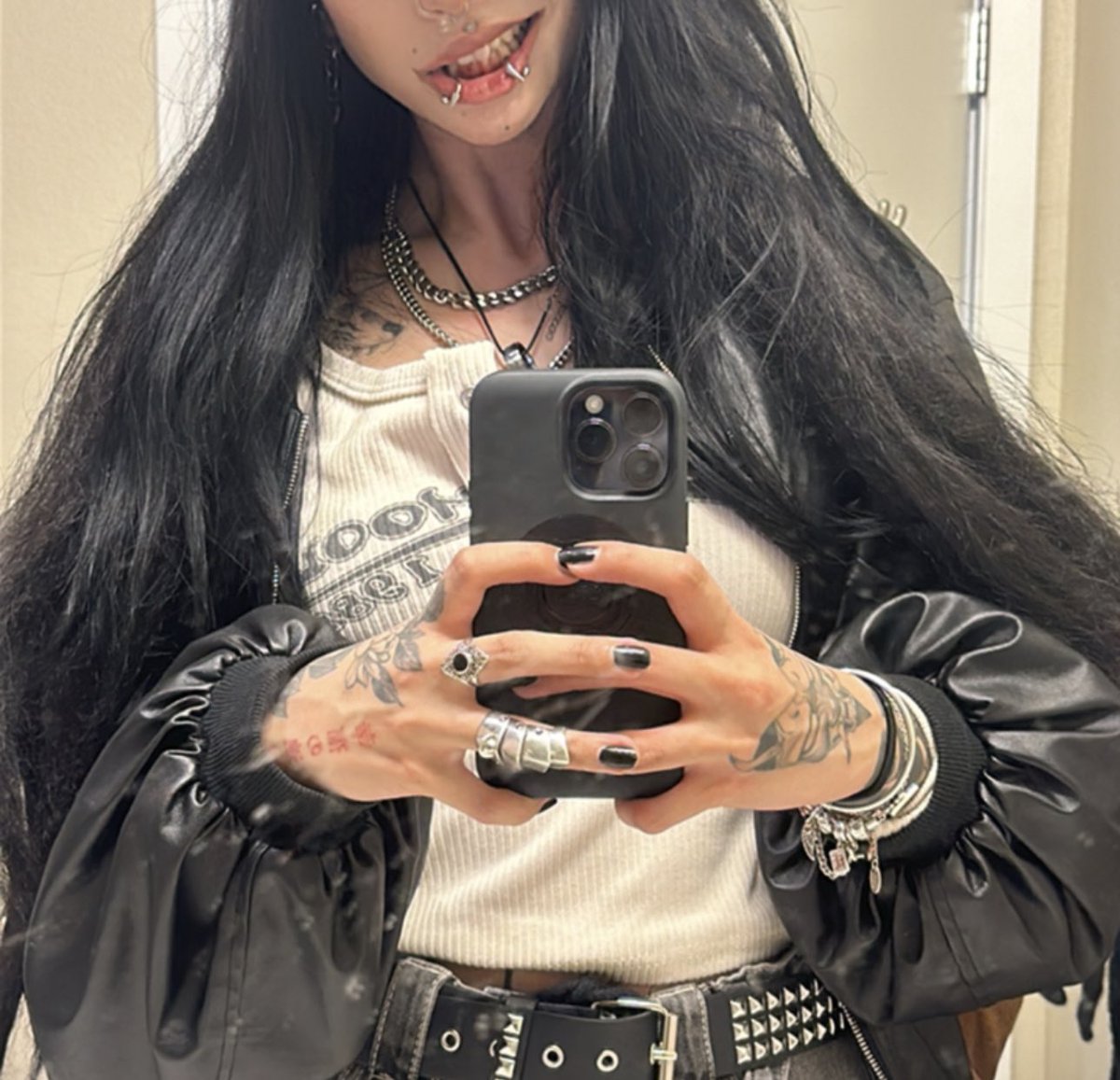 eggspringr0ll's tweet photo. Just a lil bit dramatic
You’re a lil tragic. https://t.co/q4NuR7UVTX