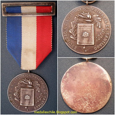 medallaschile's tweet image. La Sociedad de Instrucción Primaria de Santiago (#SIP) se fundo el 17 de julio de 1856 impulsada por el anhelo de un grupo de jóvenes intelectuales, como  Vicuña #Mackenna, #Amunátegui, Barros Arana, entre otros: medallaschile.blogspot.com/2020/05/socied…