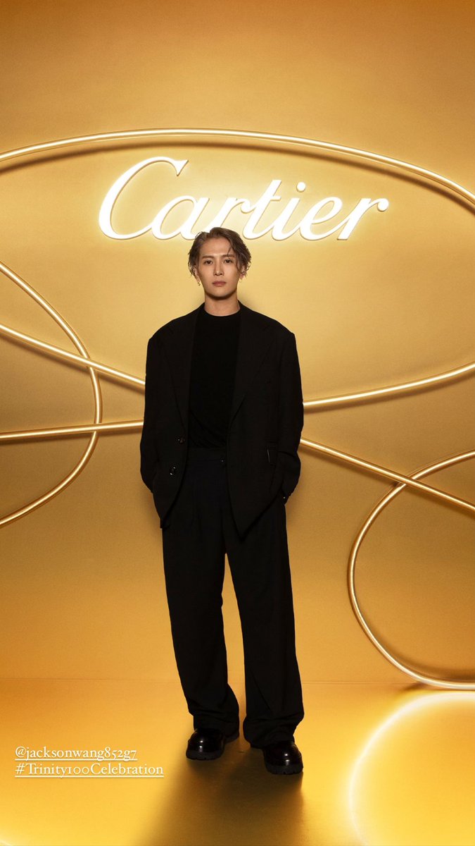 JacksonWGlobal's tweet photo. [INSTA] 240716 Cartier 

🎥 Jackson Wang Cartier Trinity 100 pop up in Singapore 😍 

Please comment and like comments about Jackson on the brand post! Link below 👇 

#JacksonWangCartierTrinity #JacksonWang #王嘉尔 #잭슨 #TEAMWANG @JacksonWang852 https://t.co/WikpRYuGTt