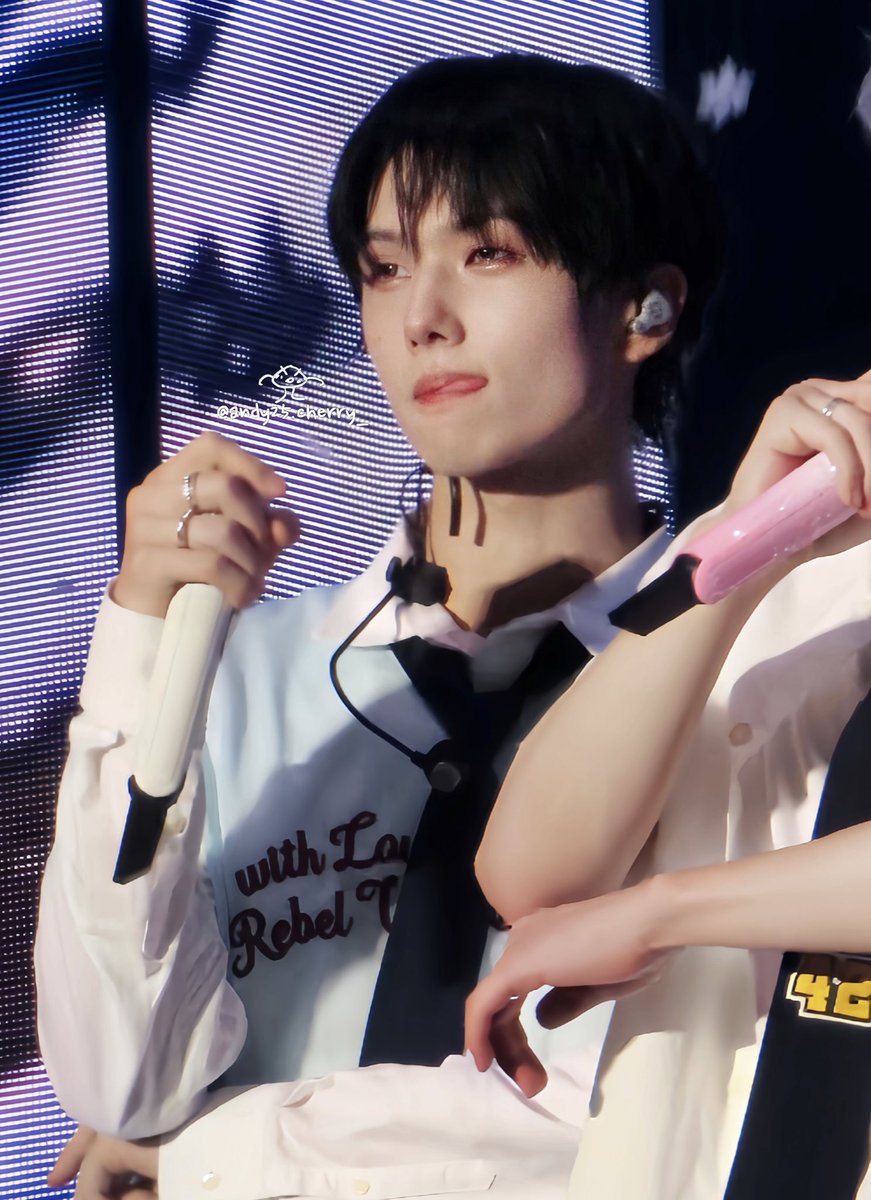 andy25_cherry's tweet photo. 240503드림쇼3

강아지인데?🥺

#JISUNG #지성 #박지성 #チソン #NCTDREAM #THEDREAMSHOW3 https://t.co/e9rUd5tZ4r