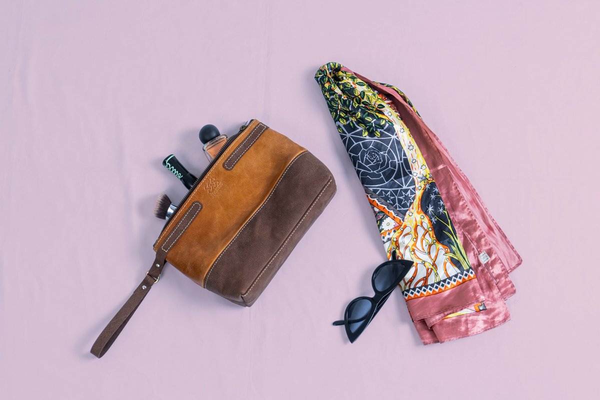HaregDesigns's tweet photo. Meet our new leather cosmo bag, where design and durability comes together.#madeinethiopia #ethicalfashion #leathercrafts #handmade https://t.co/ltrWxRtC5R