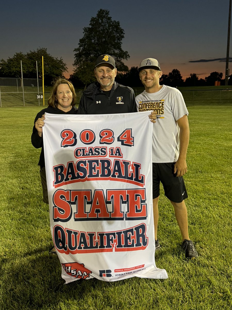 jolieabc's tweet photo. What an amazing night for the Sigourney Savages. The boys are going to state for the first time in school history. The girls won an 11 inning thriller. The excitement the teams got to share was something I’ll never forget. Great way to get #300 @CoachCrawford https://t.co/TX7DXtM6pW