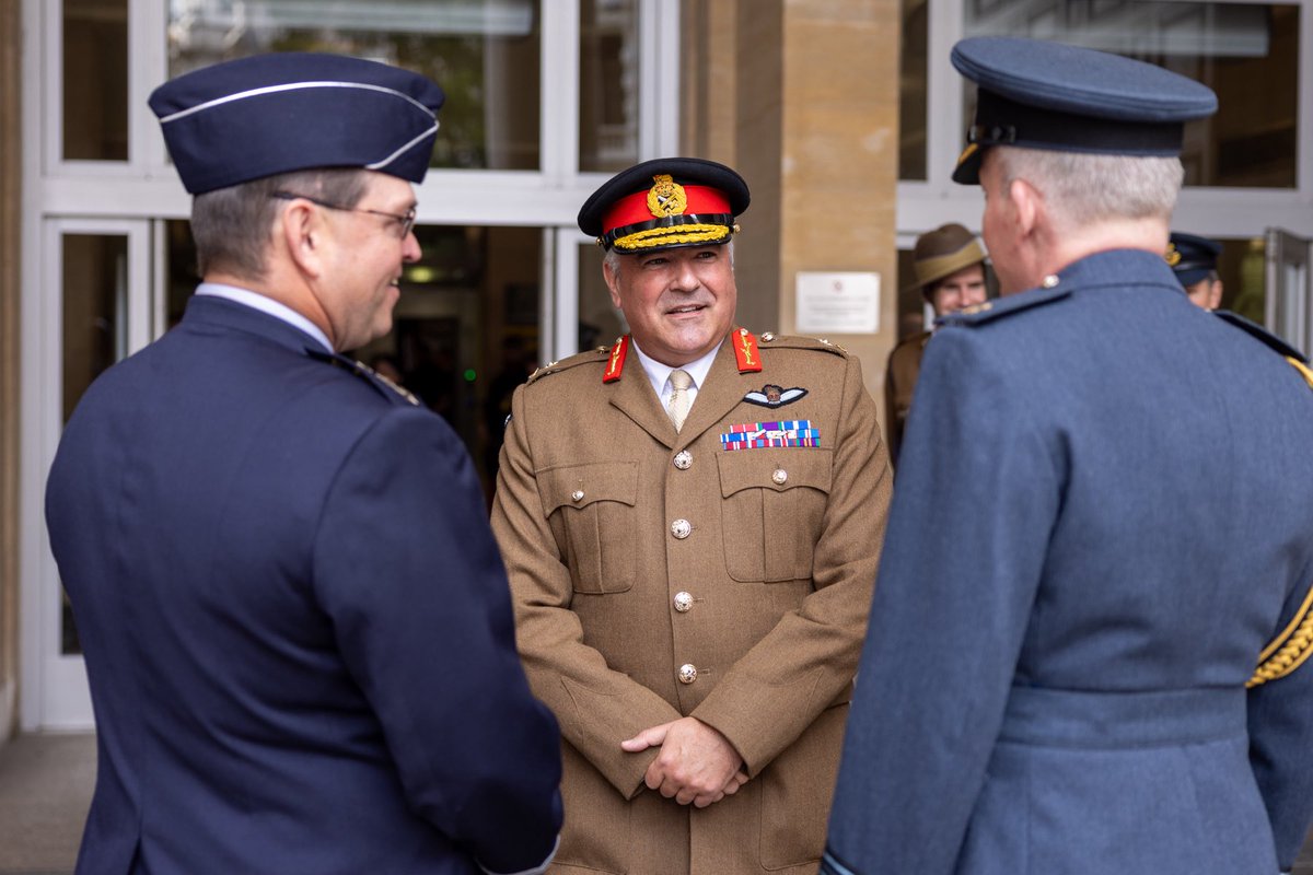 UK Space Command (@ukspacecmd) on Twitter photo Before today’s #GlobalAirSpaceChiefs, <a href="/SpaceForceCSO/">General Chance Saltzman</a> went to <a href="/DefenceHQ/">Ministry of Defence 🇬🇧</a> to meet the <a href="/ChiefofAirStaff/">ACM Sir Rich Knighton</a> and Major General Paul Tedman, Commander of UK Space Command.
<a href="/SpaceForceDoD/">United States Space Force</a> is one of our closest partners in the critical space domain.
🇬🇧 🇺🇸 Before today’s #GlobalAirSpaceChiefs, <a href="/SpaceForceCSO/">General Chance Saltzman</a> went to <a href="/DefenceHQ/">Ministry of Defence 🇬🇧</a> to meet the <a href="/ChiefofAirStaff/">ACM Sir Rich Knighton</a> and Major General Paul Tedman, Commander of UK Space Command.
<a href="/SpaceForceDoD/">United States Space Force</a> is one of our closest partners in the critical space domain.
🇬🇧 🇺🇸