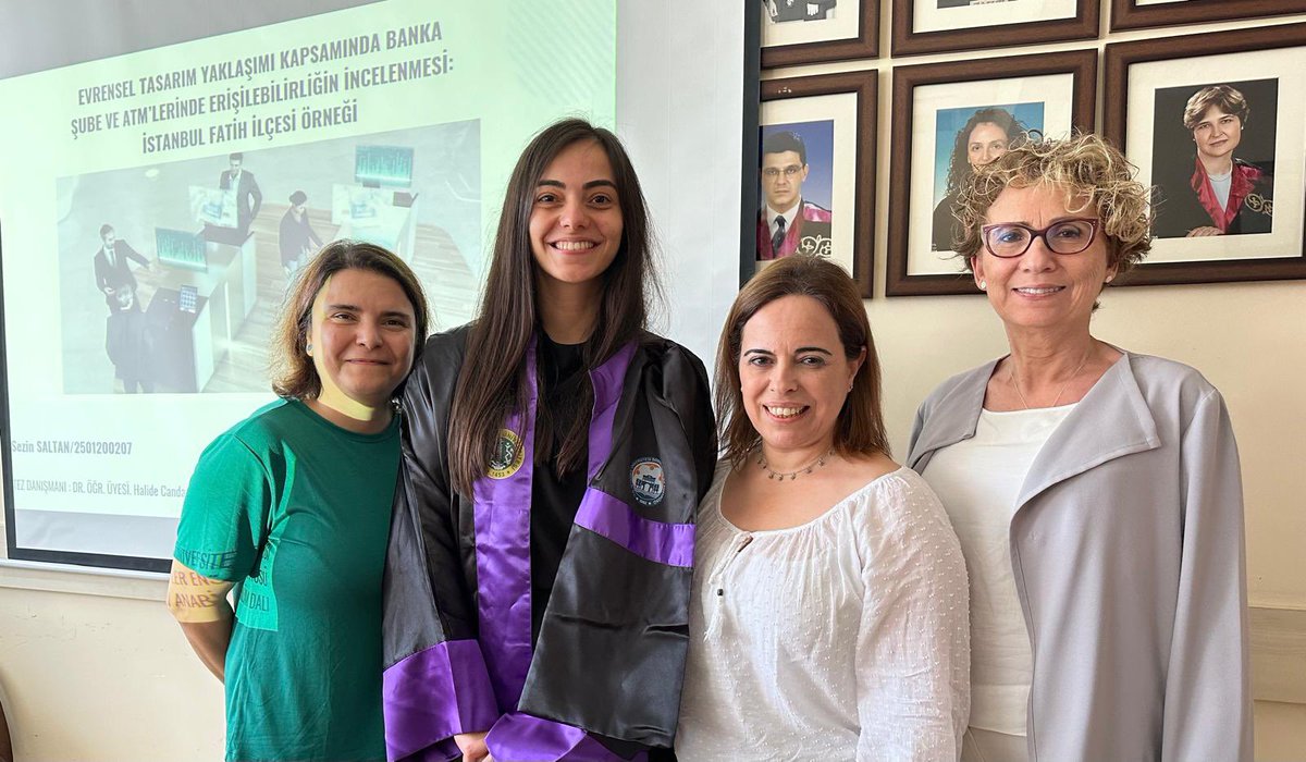 _ENUYGAR's tweet photo. İÜ SBE Engellilik Araştırmaları YLP öğrencimiz Sezin Saltan, Dr. Öğr.  Halide Candan Zülfikar’ın danışmanlığında hazırladığı, “Evrensel Tasarım İlkeleri Kapsamında Banka Şube ve ATM’lerinde Erişilebilirliğin İncelenmesi: İstanbul Fatih İlçesi Örneği” başlıklı tezini savundu. https://t.co/A0XdSaS6q3
