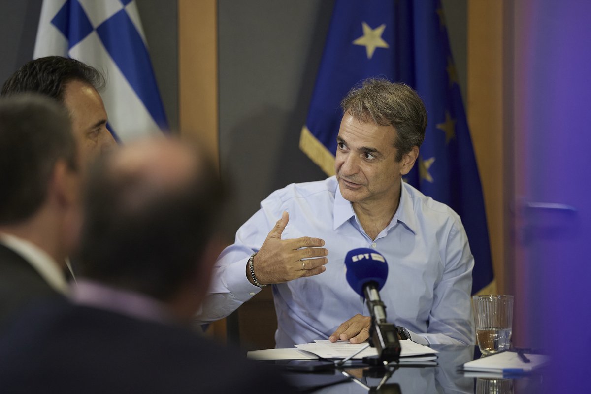 PrimeministerGR's tweet photo. Η ψηφιοποίηση του Κτηματολογίου προχωρά και θα ολοκληρωθεί έως το τέλος του 2025. Ενώ η ανάπτυξη του Εθνικού Προγράμματος Μικροδορυφόρων θα μας δώσει νέες δυνατότητες σε διάφορους τομείς πολιτικής, όπως η πολιτική προστασία. Πρόκειται για δύο κομβικές πρωτοβουλίες. https://t.co/nZ42wA978z