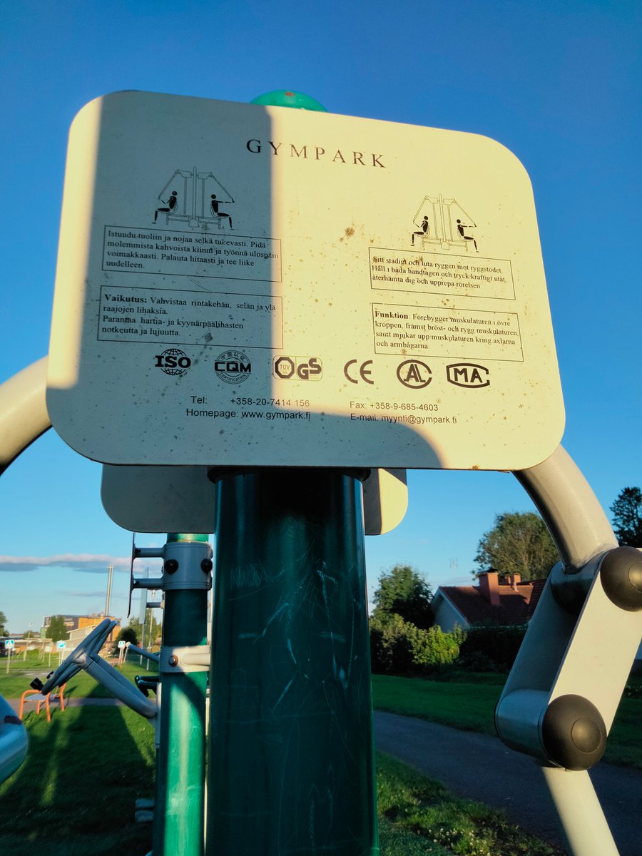 Suviquu1's tweet photo. Eilen auringonlaskun aikaan frisbeegolfia ja pihagym🌄
Aamulla paistoi mutta jälleen paksu pilvikerros peittää taivaan
#blockingsun https://t.co/CzqLsupOeu