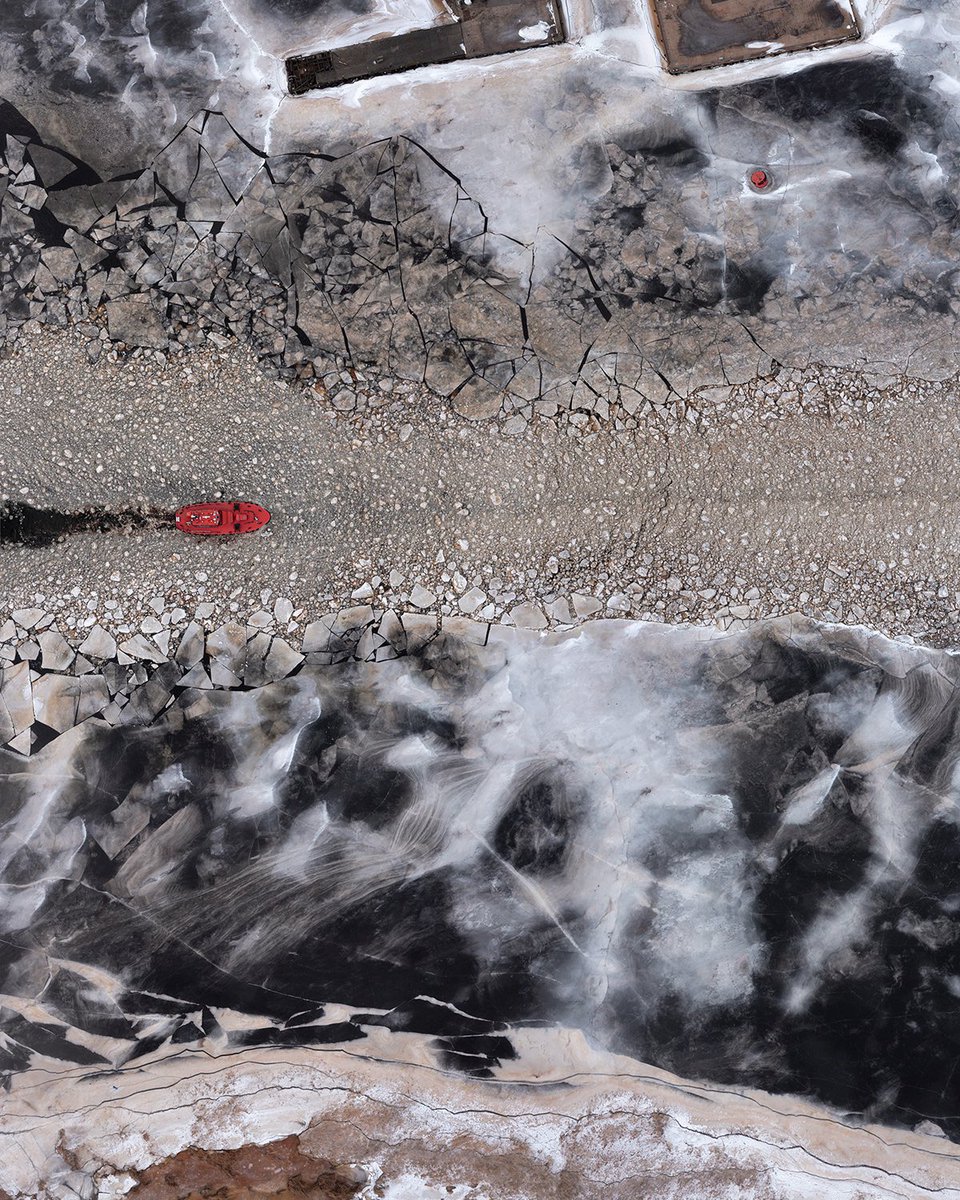 Say GM, but with some aerial photography. ⬇️ We’ll go first. 

(📸: <a href="/BernhardLang_09/">Bernhard Lang</a>)