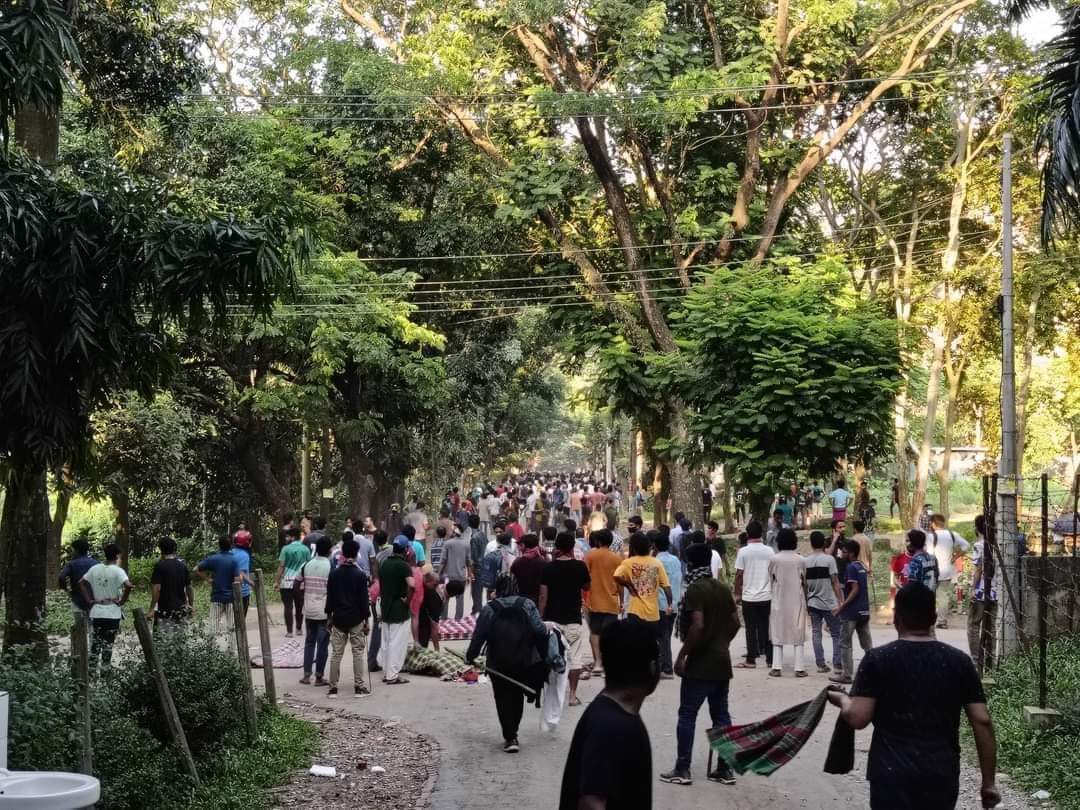 taskifbin's tweet photo. Are we enemies?
Jahangirnagar University
17 July 2024
#QuothaMovement
#QuotaReform
#QuotaProtest https://t.co/HeL12cgfEW