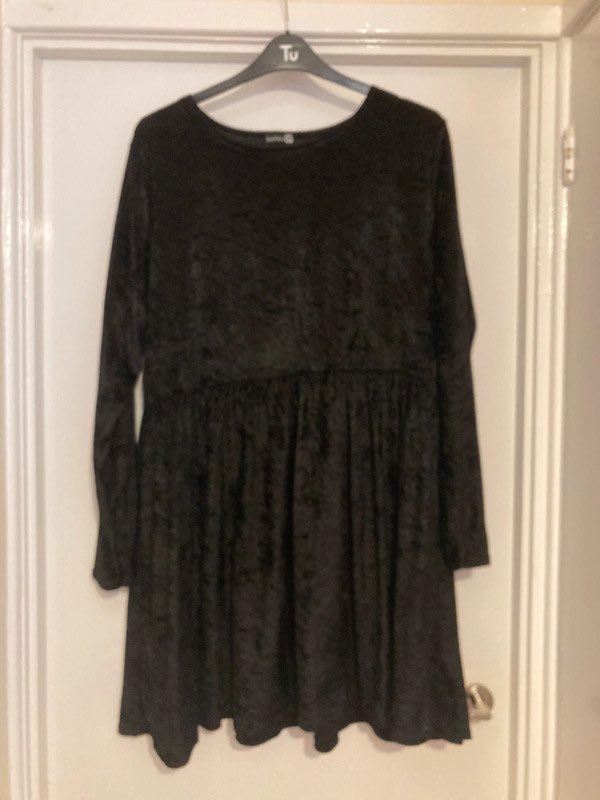 Get the Boohoo Little black dresses I’m selling on @VintedUK. Size 6XL / 24 for £9.85! vinted.co.uk/items/47761049…