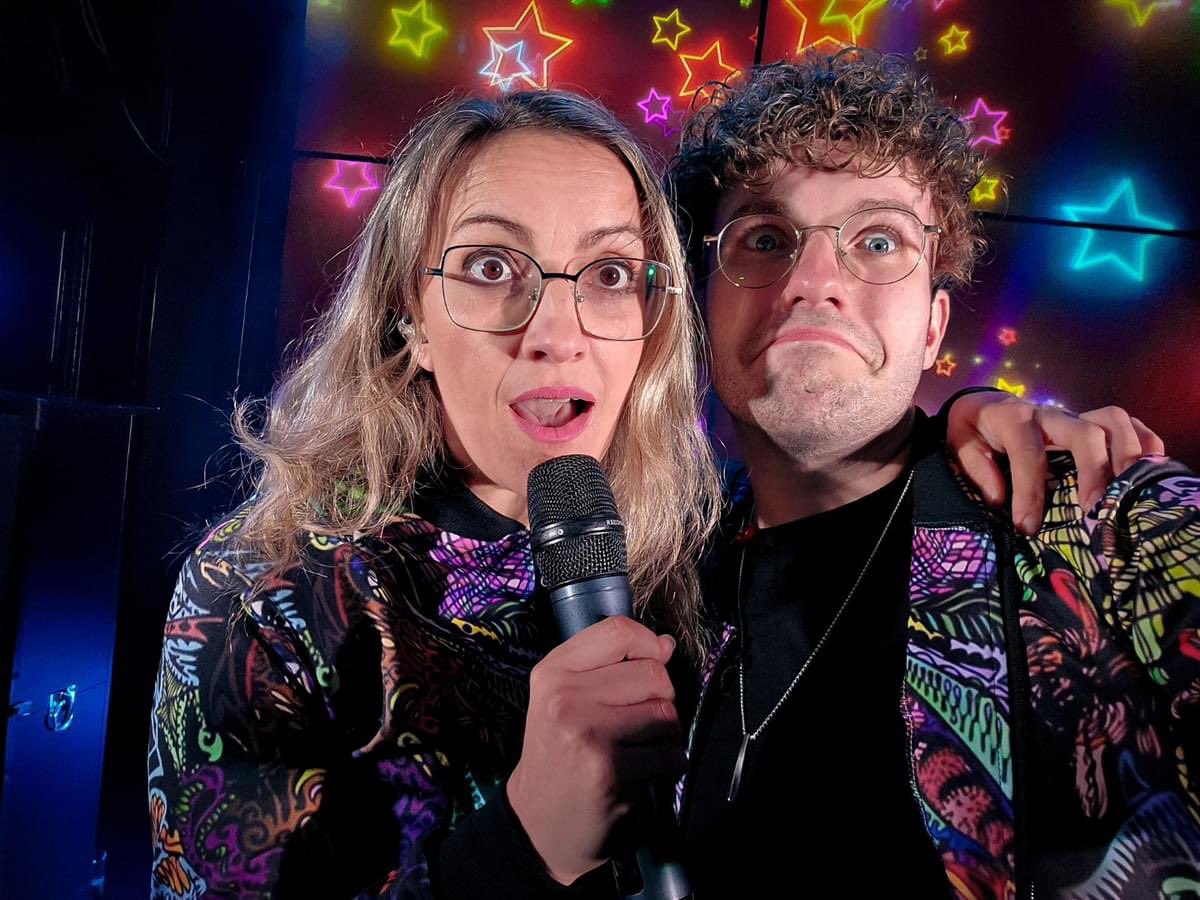 DuoEstrellas's tweet photo. Despois dun pequeno problemiña coa nosa conta, volvemos a Twitter! Axudádesnos cun RT para recuperar o contacto coa nosa xente? ❤️ https://t.co/ZFp2WrUBJ7