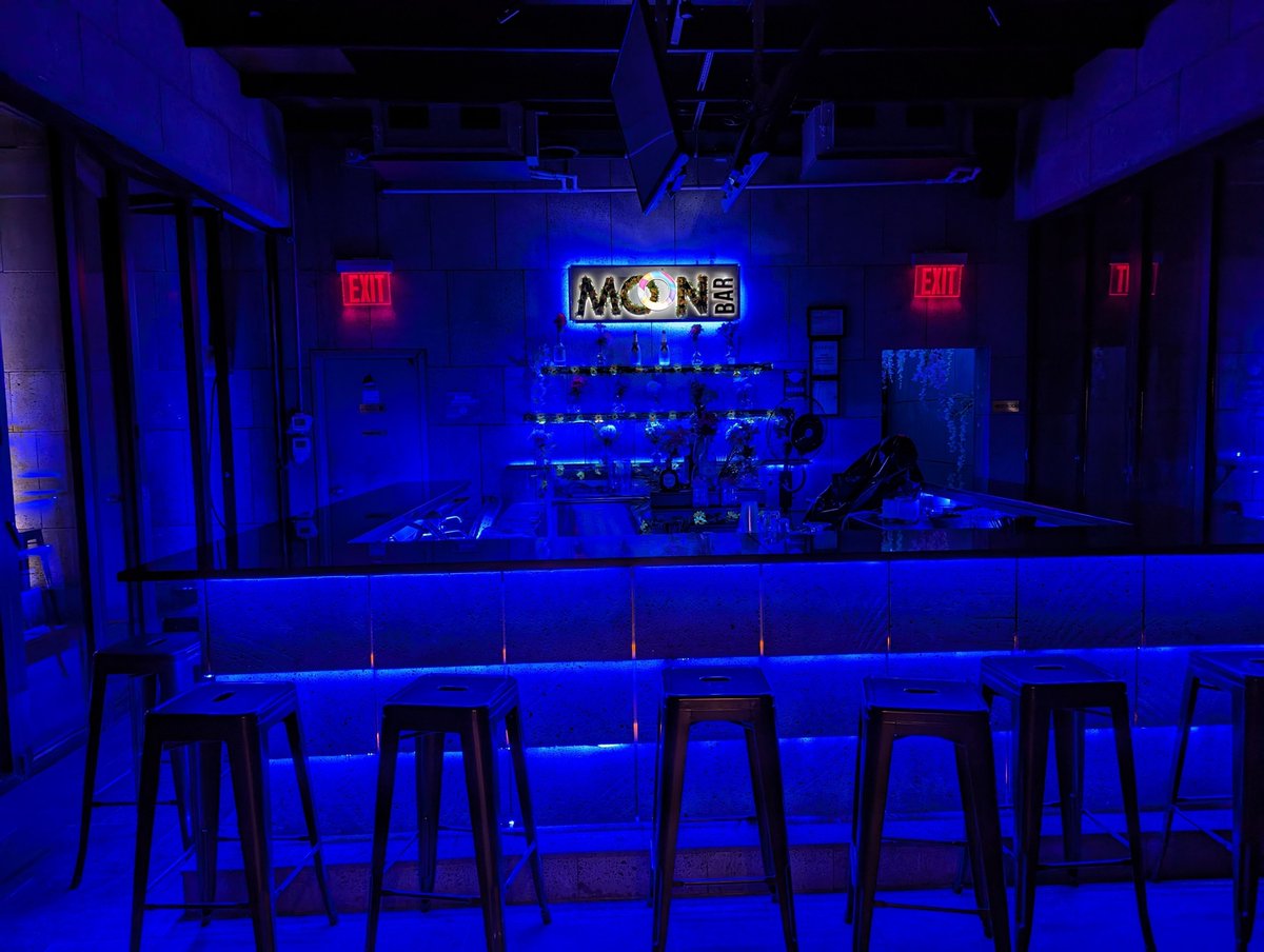 flushingtech's tweet photo. Join us for Happy Hour today at 7pm at Moon Rooftop Bar in Flushing. This is the perfect opportunity to connect with fellow tech-lovers, discuss the latest trends in the tech world, and simply have a good time!

RSVP: https://t.co/XSB1WPBqtU https://t.co/72pSaqcrAs