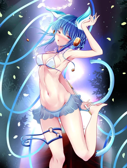 夏祭り、水着で舞を踊る鏡の御巫ニニ 。