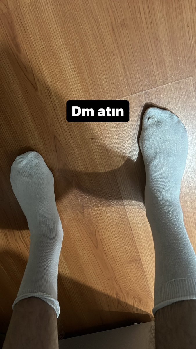 DM ME NOW TO WORSHIP MY FEET WITH YOUR CASH ALL LOSERS