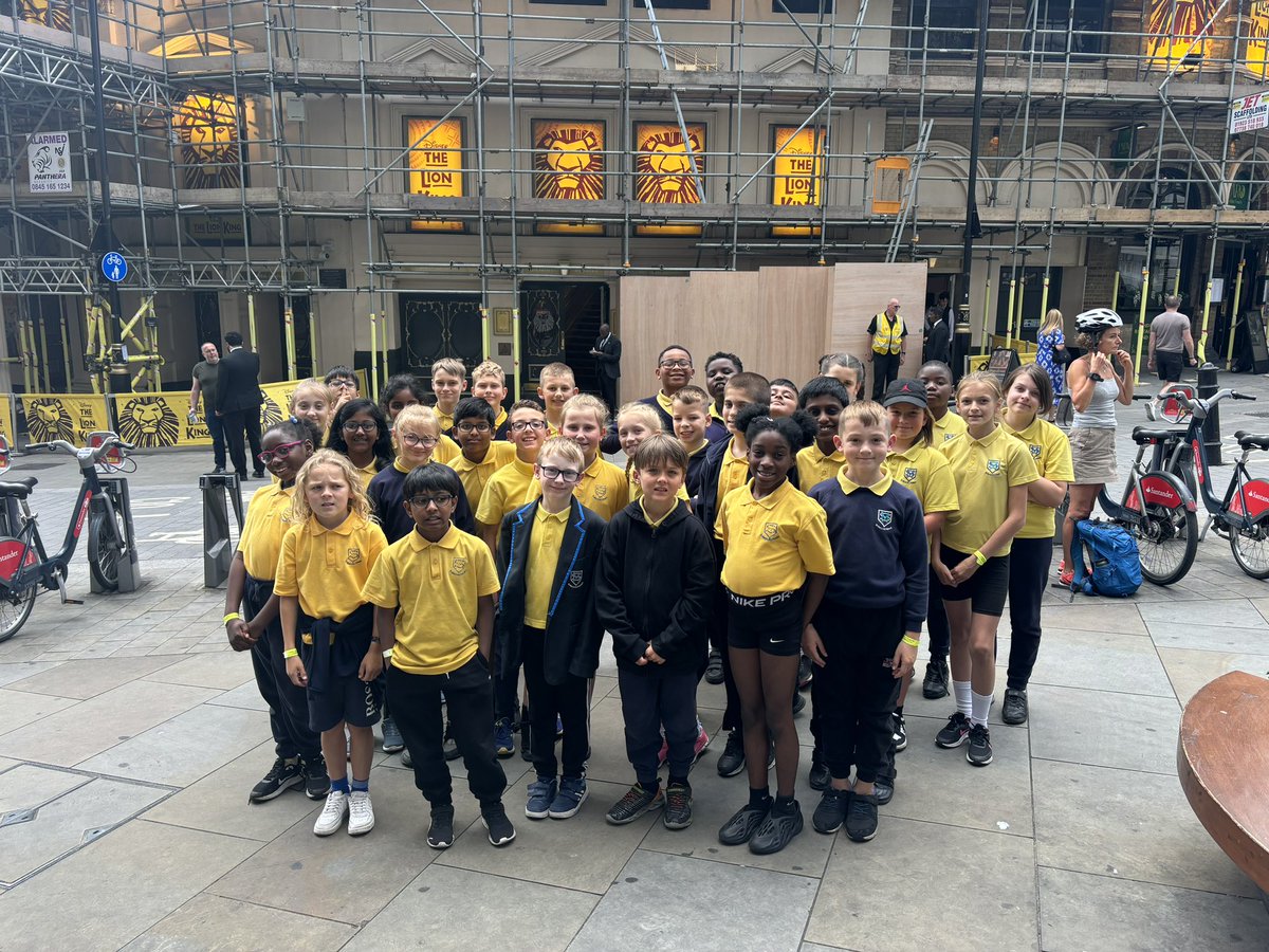 bsmyear5's tweet photo. We’re here! 🦁 https://t.co/ztMCmrcFpI