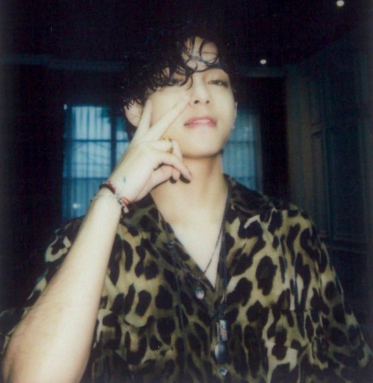 realvkk's tweet photo. hot boy                                                  pretty boy https://t.co/T1Q8eiR7Ew