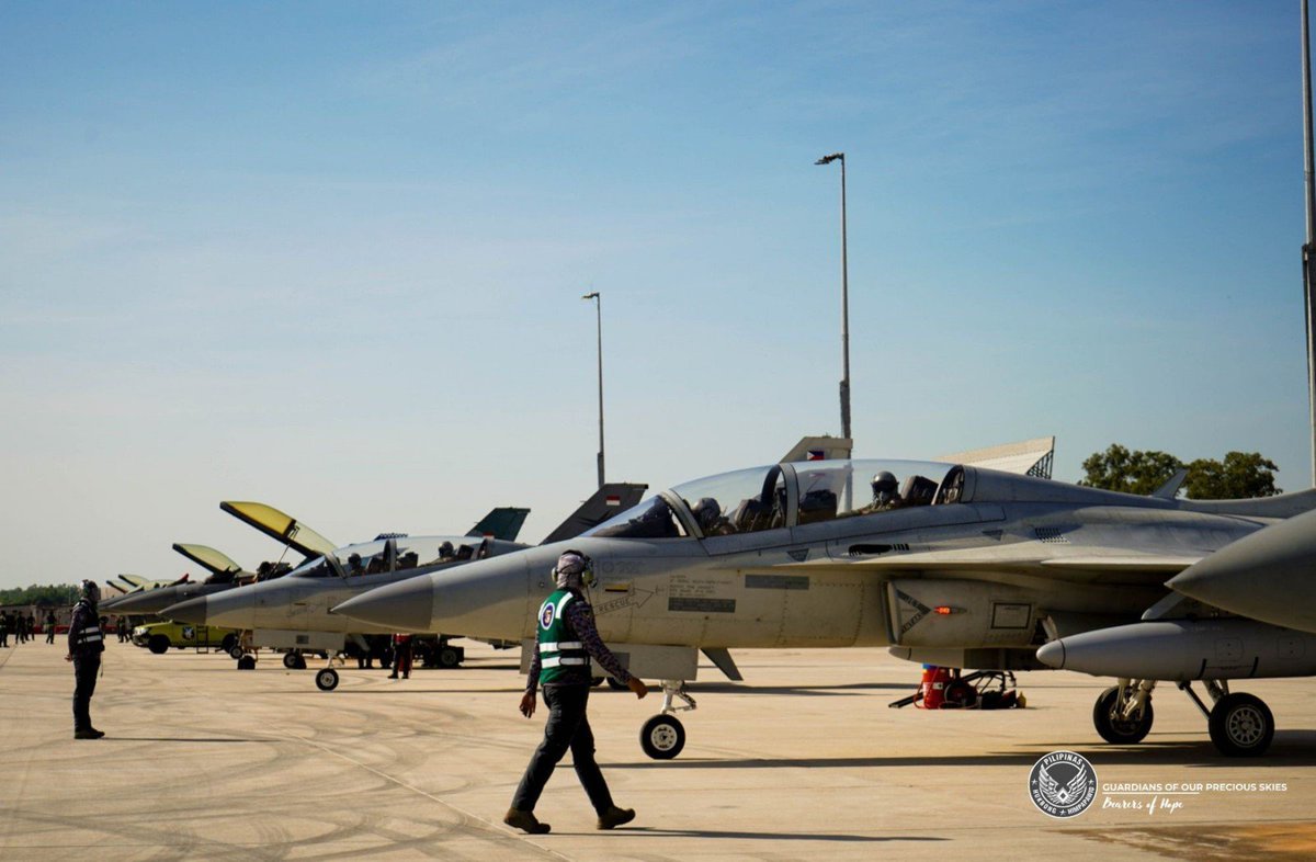 DefensePitz's tweet image. Images: The four (4) #FA50PH belonging to the #PhilippineAirForce's 5th Fighter Wing are now in #Darwin, Australia for their first-time participation in Exercise #PitchBlack2024.

Image (c) Philippine Air Force.