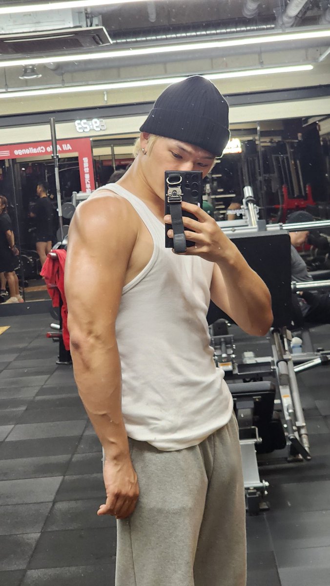 leedoeus's tweet photo. 240717 09:31 pm kst 🐥💭

it’s been super long since i worked out my shoulders https://t.co/ysRP3Vw1EB