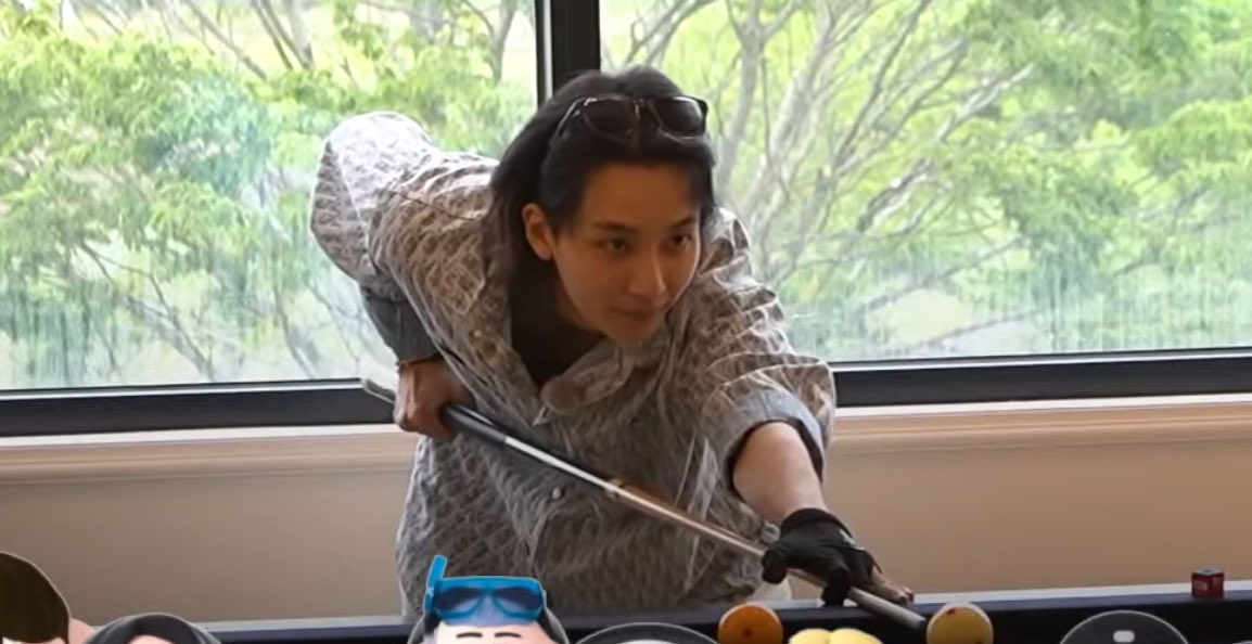 xueishaoo's tweet photo. AAAAA !!! JEONGHAN NEXT GOSE OH MY GOD 🫠 JEONGHAN BILLIARDS 🫠 DOWN BAD 🫠 https://t.co/PgzkXkc0QZ
