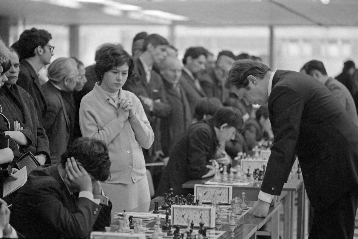 Russia's tweet photo. ♟ Happy International #ChessDay!
❓ #DYK that most World Chess Champions were from USSR/Russia?
Off the top of the head: #Alekhin, #Botvinnik, #Spassky, #Smyslov, #Tal, #Karpov, #Kramnik
A game for ages and... for all ages! 👴👦👧 Millions cannot stop playing!
#CheckMate https://t.co/ZKRzqj5pKd