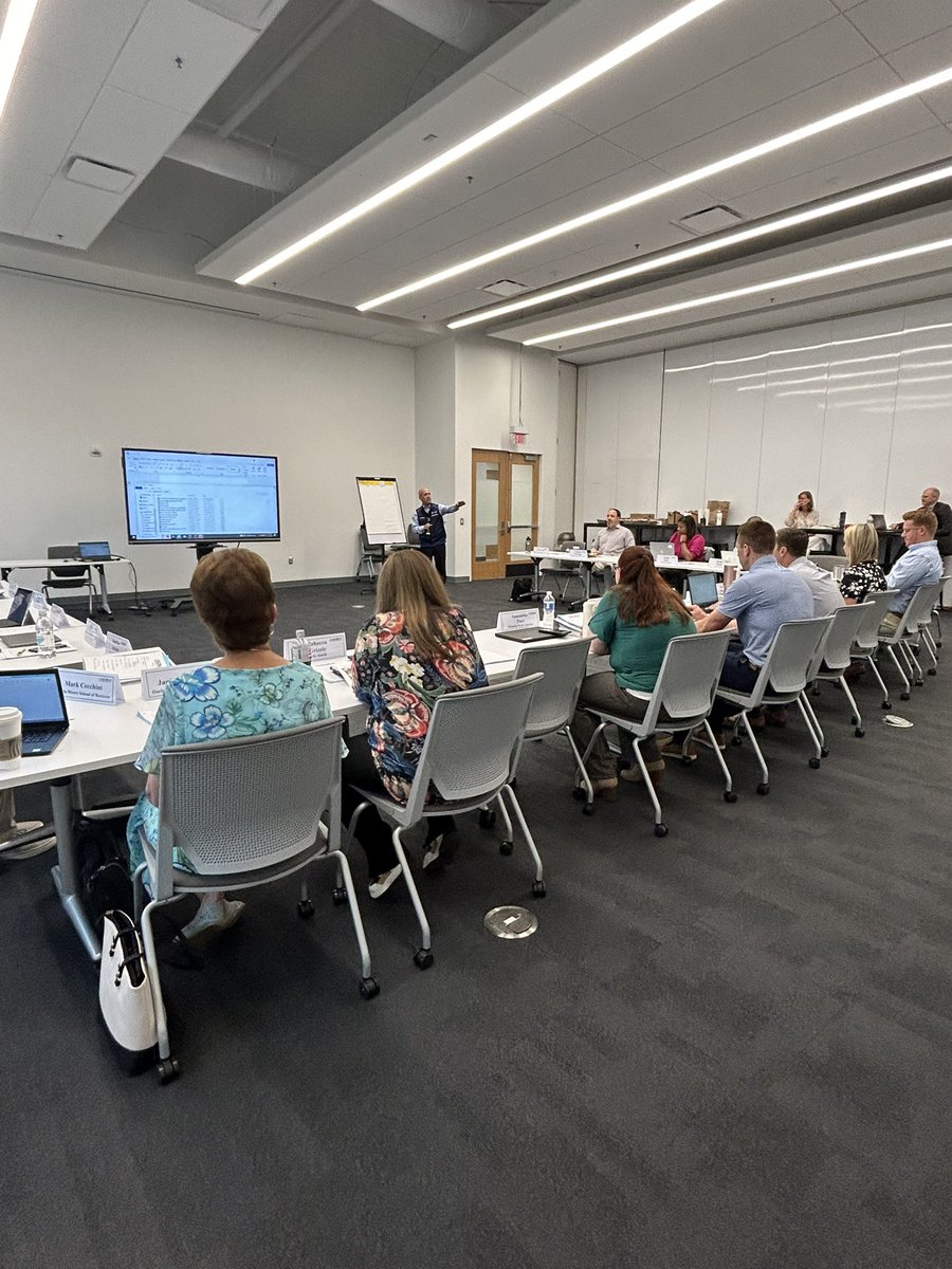 SCManufacturers's tweet photo. Session 4 of the SC Manufacturing Leadership Program is off to a great start at BMW! @BMWUSgovaffairs @SCFutureMakers @MooreSchool @Moore_ExecEd #SCMLP https://t.co/EqU15P7AvZ
