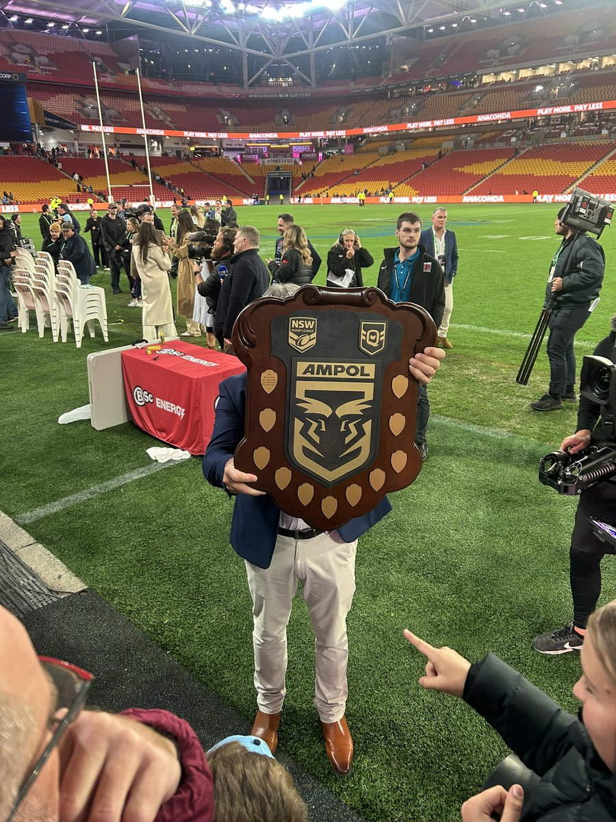 SamirBahsa's tweet photo. Bringing it home! 💙💙💙

#StateOfOrigin #OneInaRow @NSWBlues https://t.co/Bxy2tpSsjC