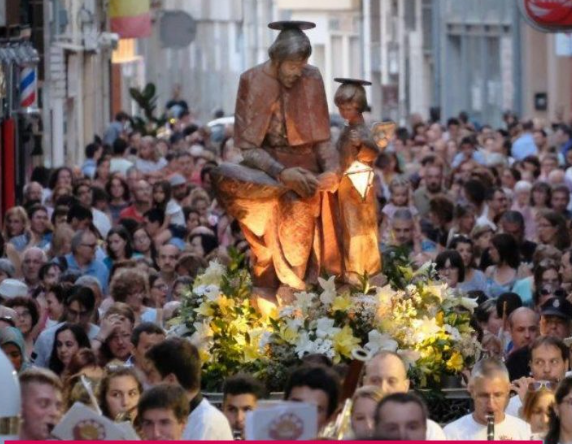 paerialleida's tweet photo. 🎉Gaudeix de la tradicional Festa i Romeria dels Fanalets de Sant Jaume, inclosa al Catàleg del Patrimoni Festiu de Catalunya
👉🏼L’Agrupació Ilerdenca de Pessebristes és l'organitzadora de la festivitat
📅24 de juliol a les 21h
📍 Parròquia de la Mare de Déu del Carme https://t.co/knmx9uAOTz