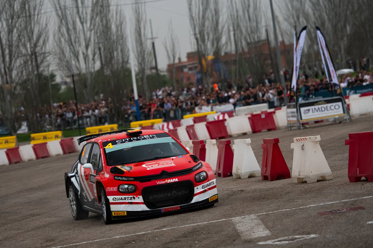 Rsierramorena's tweet photo. 🏁 ¡Qué fotones nos regaló el tramo urbano en la primera etapa del 41º Rallye Sierra Morena! 🏁 ¡Ya estamos contando los meses que quedan, aunque sea verano! 💣

¿Tenéis tantas ganas como nosotros? ⚡️

#41rallyesierramorena #rallyesierramorena #ganasderallye https://t.co/W5tIrJ63O0