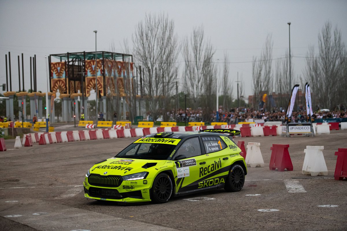 Rsierramorena's tweet photo. 🏁 ¡Qué fotones nos regaló el tramo urbano en la primera etapa del 41º Rallye Sierra Morena! 🏁 ¡Ya estamos contando los meses que quedan, aunque sea verano! 💣

¿Tenéis tantas ganas como nosotros? ⚡️

#41rallyesierramorena #rallyesierramorena #ganasderallye https://t.co/W5tIrJ63O0