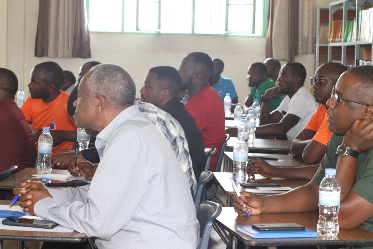 IgnatiusHigh's tweet photo. Today the 17th July 2024 our teaching staff has been trained  about “Differentiating Instructions”. The session was so resourceful and exciting.  We extend our gratitude to #Mrs Robin Strickler from U.S who professionally facilitated this training. #Curapersonalis https://t.co/qkVeehKE3r
