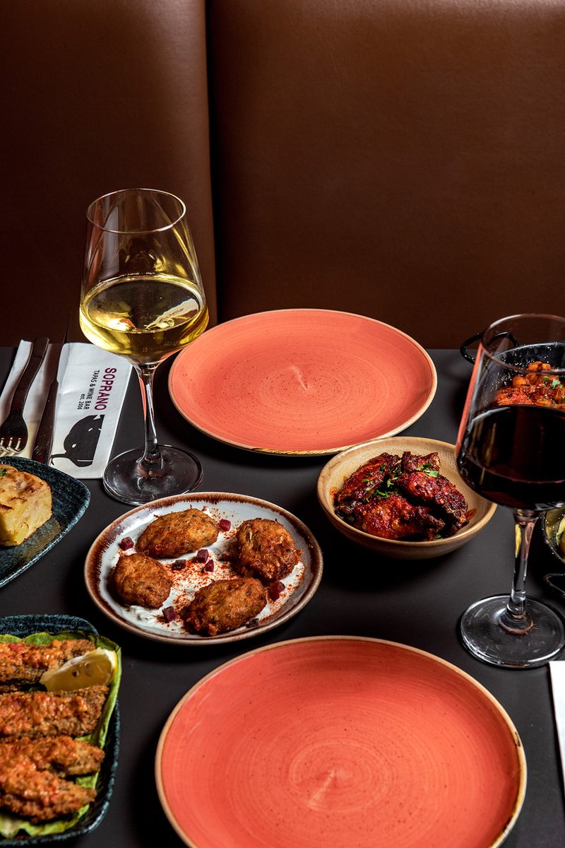 Wonderful wines and tasty tapas are truly a match made in heaven 👌 Peruse our wine list for a perfect pairing to choose from, and select the ideal white, red, rosé, or sparkling to accompany a few of your flavoursome favourites on the menu 😋