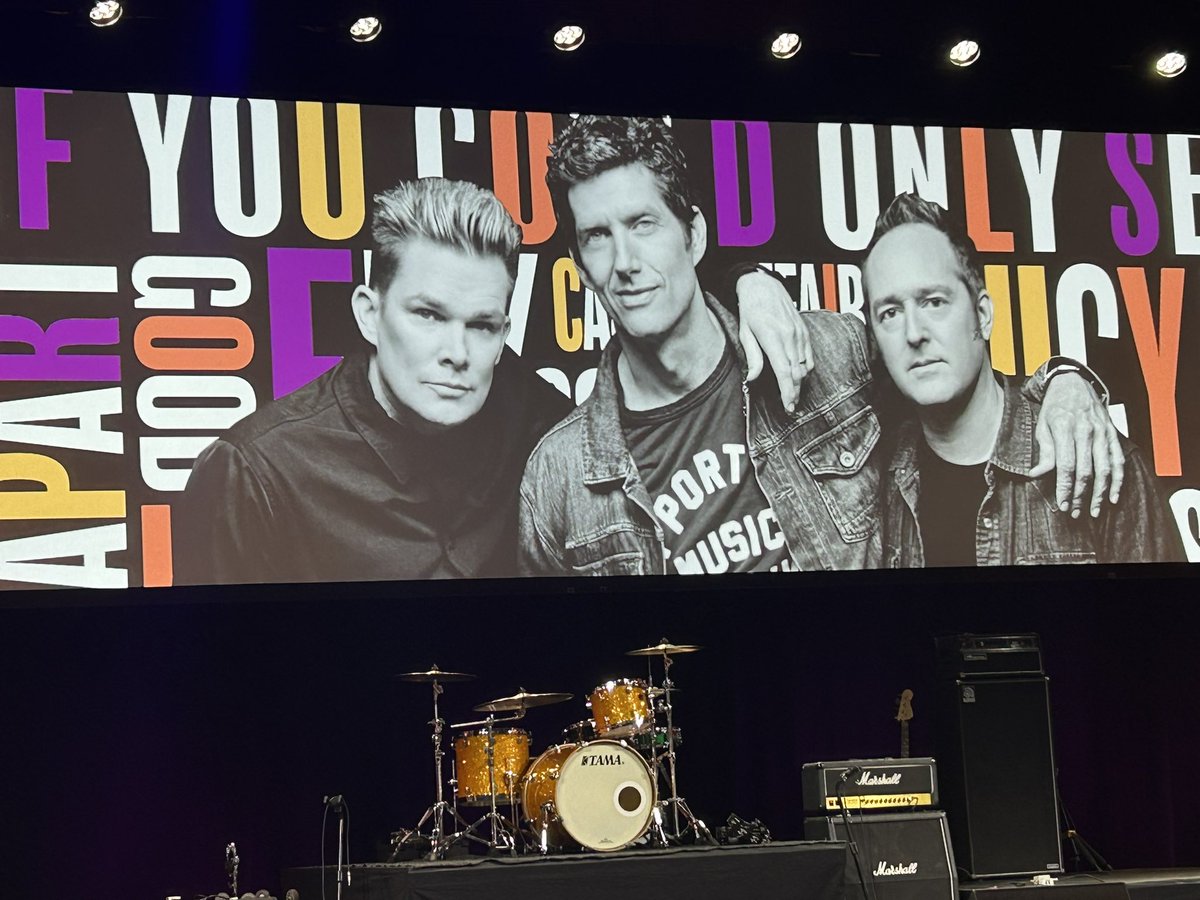 NextLevelProds's tweet image. Great night rockin with you in Boston @EzraRayHart