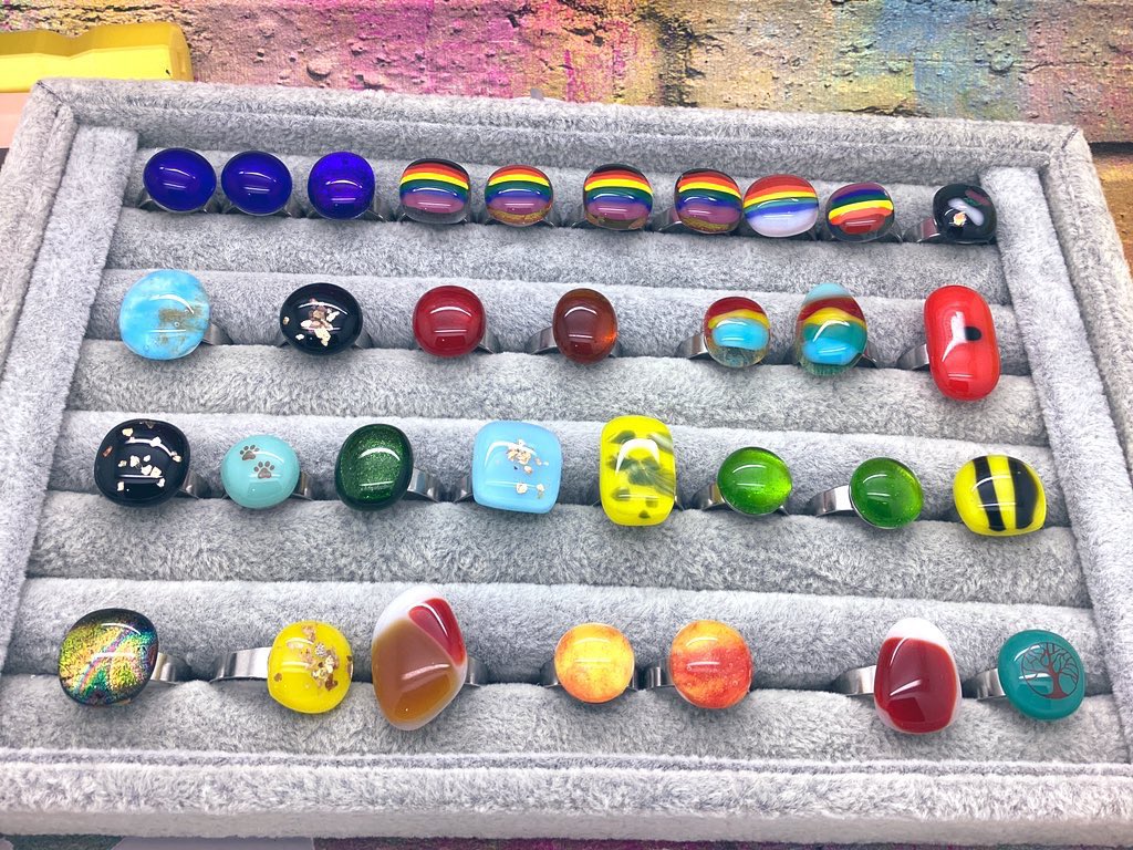 icedrainbow's tweet image. Hi ๐๐ผ Iโm Tom, A glass artist based in Essex UK. Iโd love it if more people saw my work! So Iโd be so grateful if you could share this post & maybe have a look at some of my work. Many Thanks! ๐ฅฐ๐๐ผ
More work in comments.
#glass #art #britishmaker #artist #shopindie