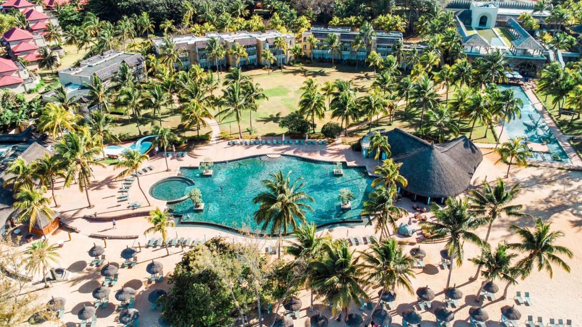 EliteTravelKE's tweet photo. Outrigger Mauritius Beach Resort, situated on the south coast of Mauritius in the Bel Ombre nature reserve, offers classic plantation-style architecture and various activities connecting guests to Mauritian culture like Sega music, dancing, cooking classes, and rum tasting. https://t.co/iGCC3ch292