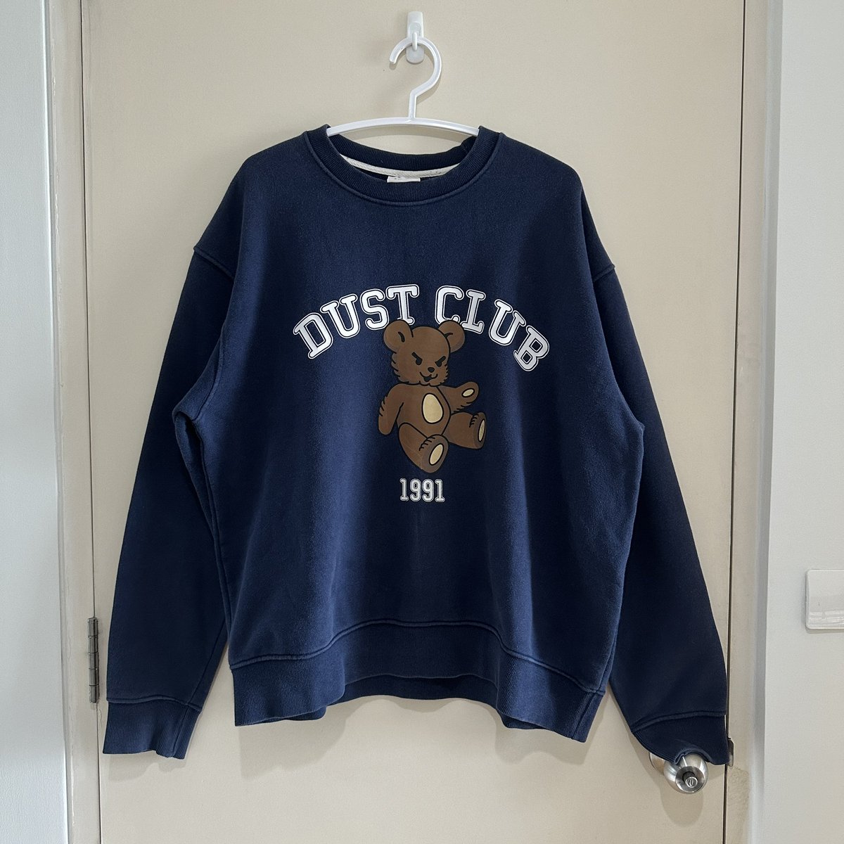 Octoberstuff's tweet photo. Agingccc น้องหมีน่ารักมากนะคะสีดรอประดับนึงแต่ยังสวย ผ้าหนักมาก
♡ 9/10
♡ Size : 52/26
♡ Price : 280 บาท รส.
#สเวตเตอร์��กาหลี #สเวเตอร์เกาหลีมือสอง #ตลาดนัดBUS #พรีออเดอร์เกาหลี #Agingccc #ตลาดนัดaespa #สเวตเตอร์มือสอง #สเวตเตอร์ #สเวตเตอร์ https://t.co/N4XH6Qnt7n