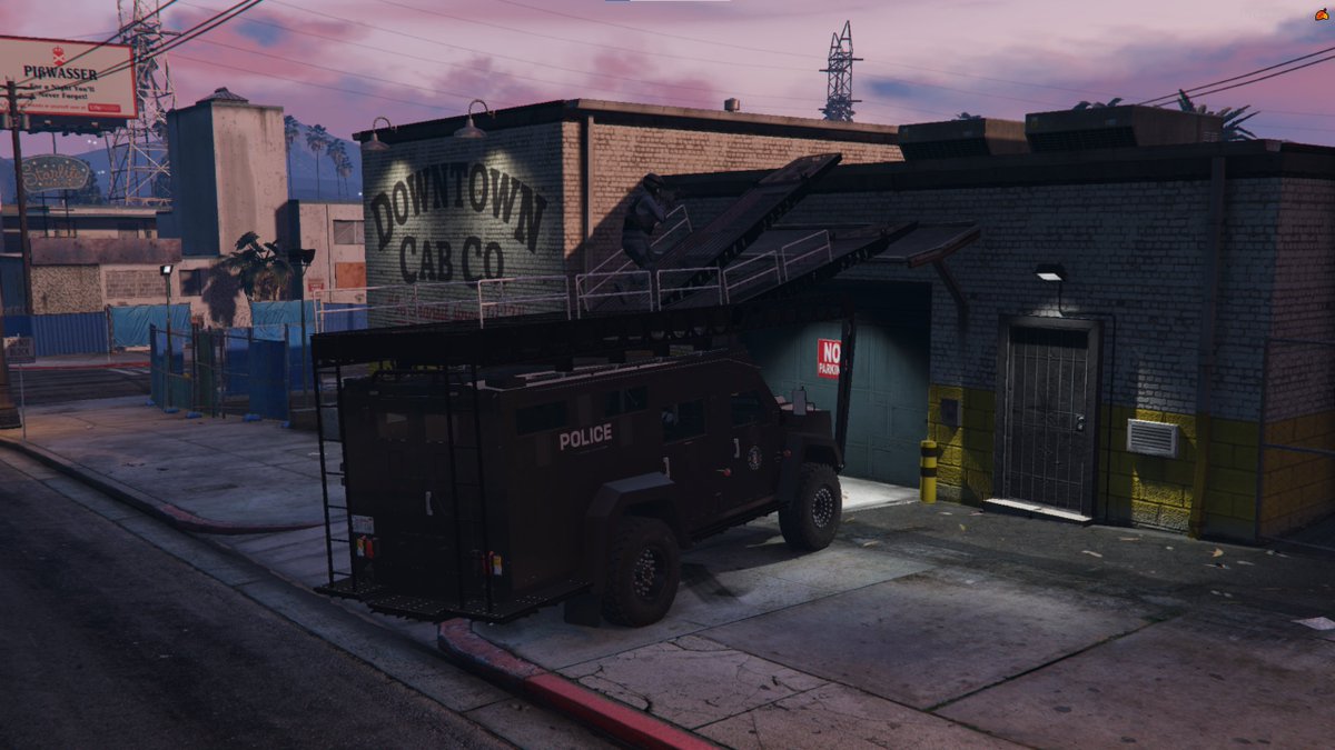 LondonStudios5M's tweet photo. Our SWAT vehicle releases today at 9pm, check it out here:

https://t.co/BQt1DCigyz https://t.co/p6a2fVbfLn