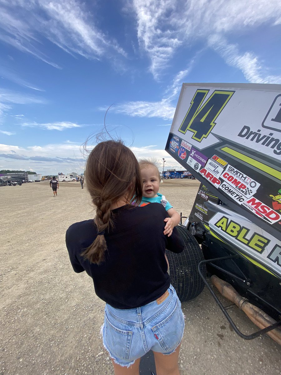 Jillian_Rayhall's tweet photo. @WorldofOutlaws at @atticaracewyprk with @seanrayhall and Nolan 😍 https://t.co/h8MxfdzGej