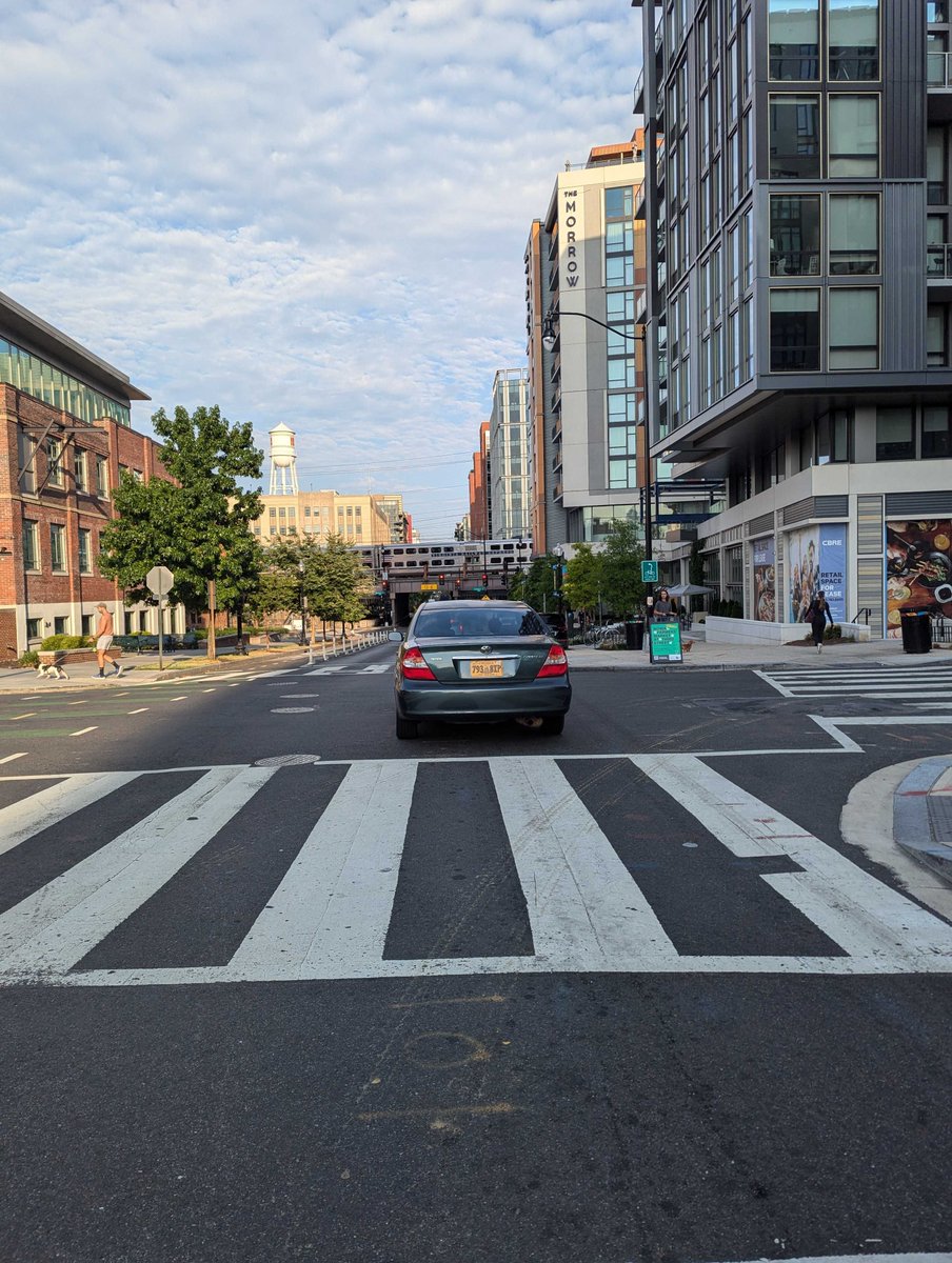 This driver reversed without looking and hit my bike (at a standstill behind him) with my kids inside.

I shouted, honked and screamed but nothing registered until he was pushing against my front panel

When he realized - he sped off #bikedc <a href="/DCPoliceDept/">DC Police Department</a>