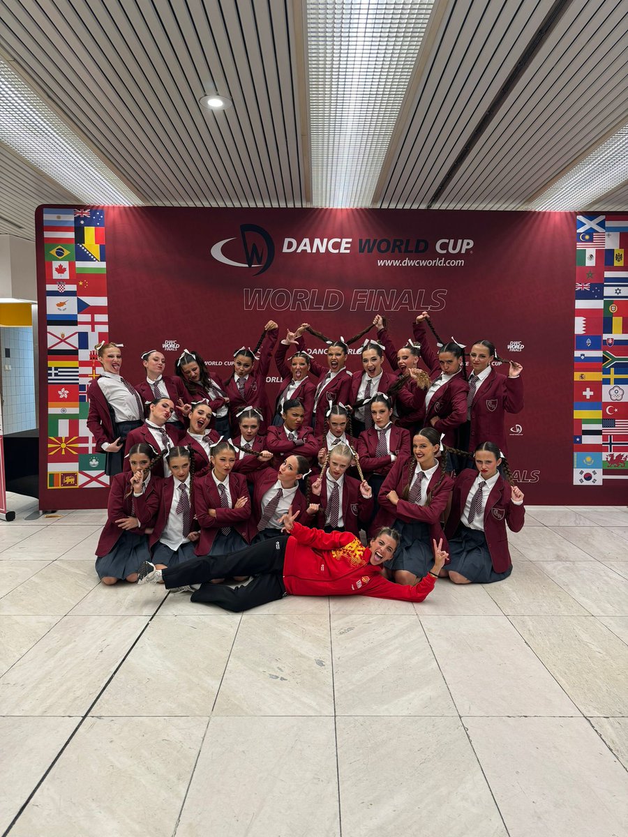 rsilenci's tweet photo. L’Escola de Dansa Anna Muñoz (EDAM) de #laGarriga torna de la final mundial de la Dance World Cup amb bons resultats https://t.co/l7mPxCNBKi https://t.co/VwNjBtyo4K