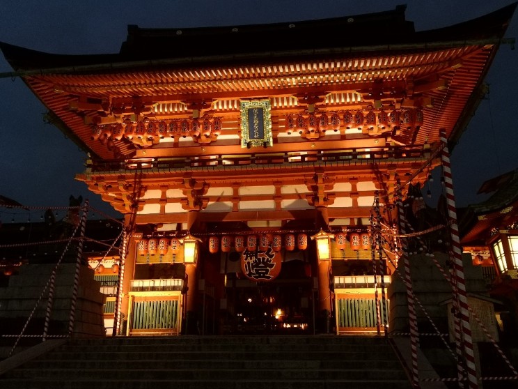 hohonikaze's tweet photo. これがやりたかっただけなのに
八坂神社
祇園祭 前祭 神輿渡御
↓
伏見稲荷大社
↓
御香宮神社
https://t.co/vt33BOjnBh https://t.co/z3OPCf6g5p