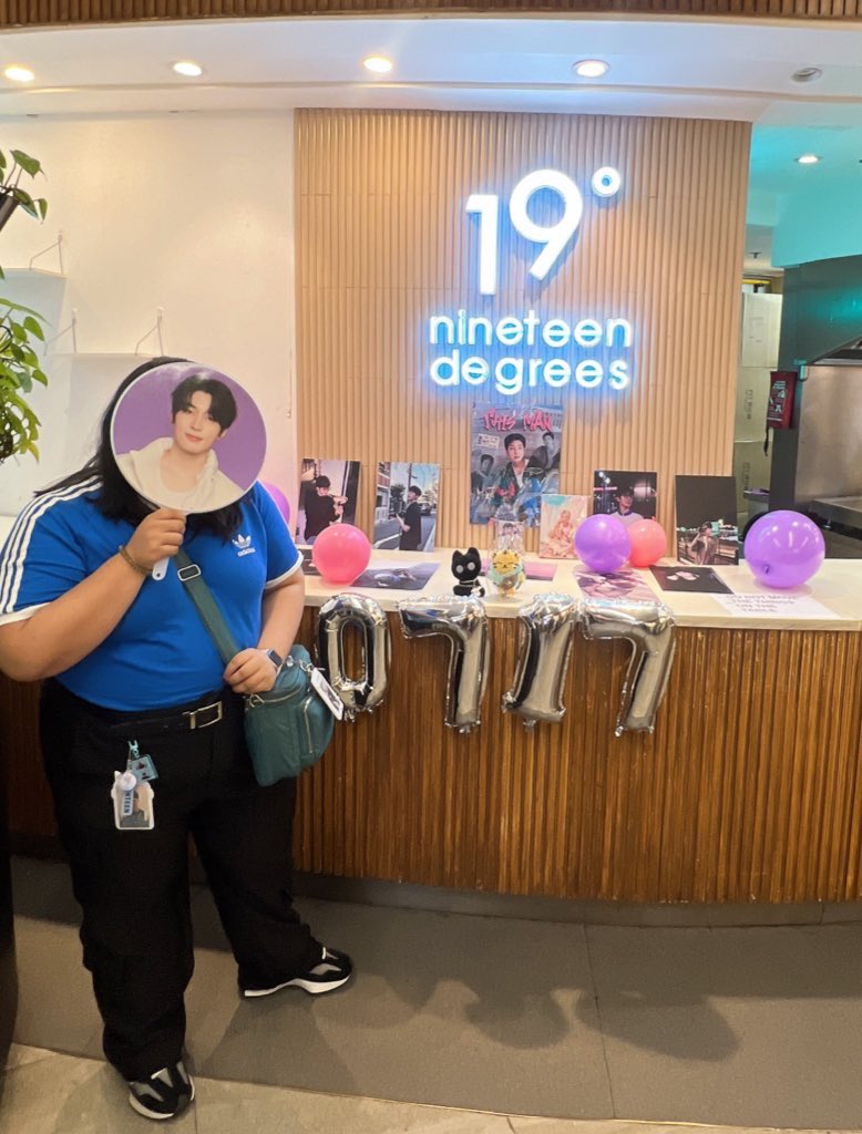 JoyfulJourney93's tweet photo. Thank you @allmylovesvtph ❤️❤️❤️
#AMLExperience
#ThisManTurns28 #SeventeenStarWonwoo
#everyWONWOOday
#Happy_Wonwoo_Day https://t.co/FcEf6n0LRz