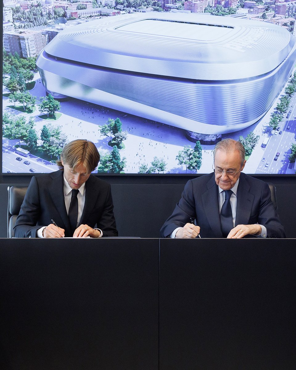 realmadriden's tweet photo. ✍️ #Modrić2025 ✍️ https://t.co/CvBs3CET7l