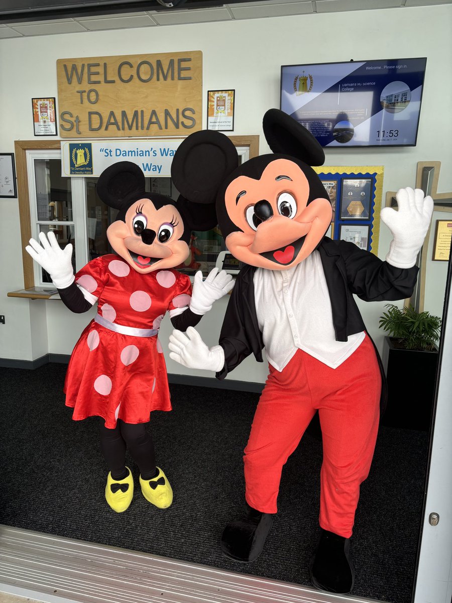StDamiansRCSC's tweet photo. Look who’s arrived!! 🏰
Don’t forget your money tomorrow for all the exciting things we have going on at
‘ST DAMIANSLAND’ #ShareDay https://t.co/I9UeV2onB7