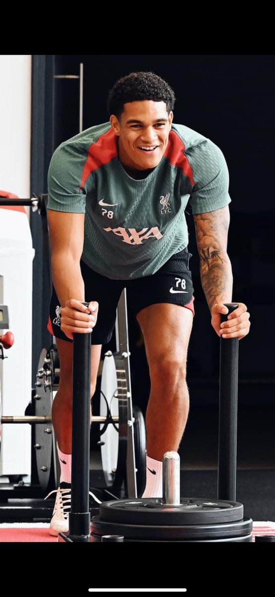 Hvaða skrímsli er verið að smíða þarna í Liverpool borg 👀