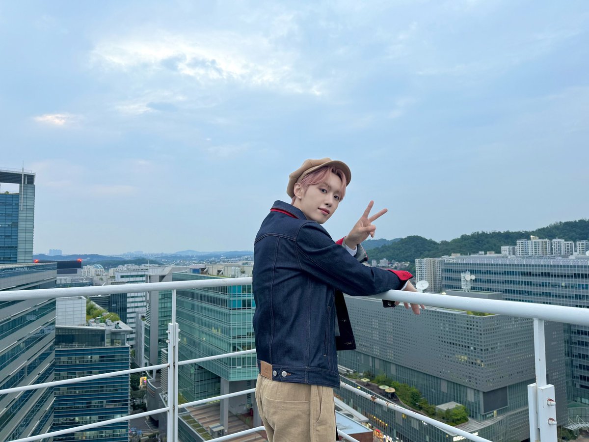 BDU4official's tweet image. [📷] 

안 무서운 척..🤓 쁘이🍀 

#BDU #비디유 #BITSAEON #빛새온 #ビッセオン