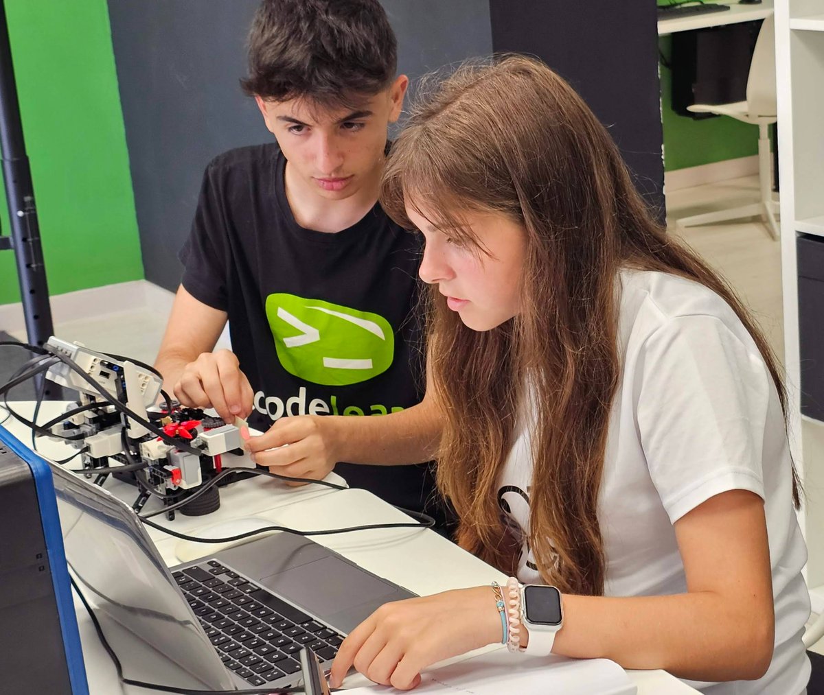 codelearn_cat's tweet image. Encara tens dues oportunitats més per gaudir dels Campus Tecnològics que es faran al juliol. Busca el teu centre Codelearn més proper i consulta si queden places lliures per als casals tecnològics de les properes dues setmanes: codelearn.cat/campus-tecnolo…