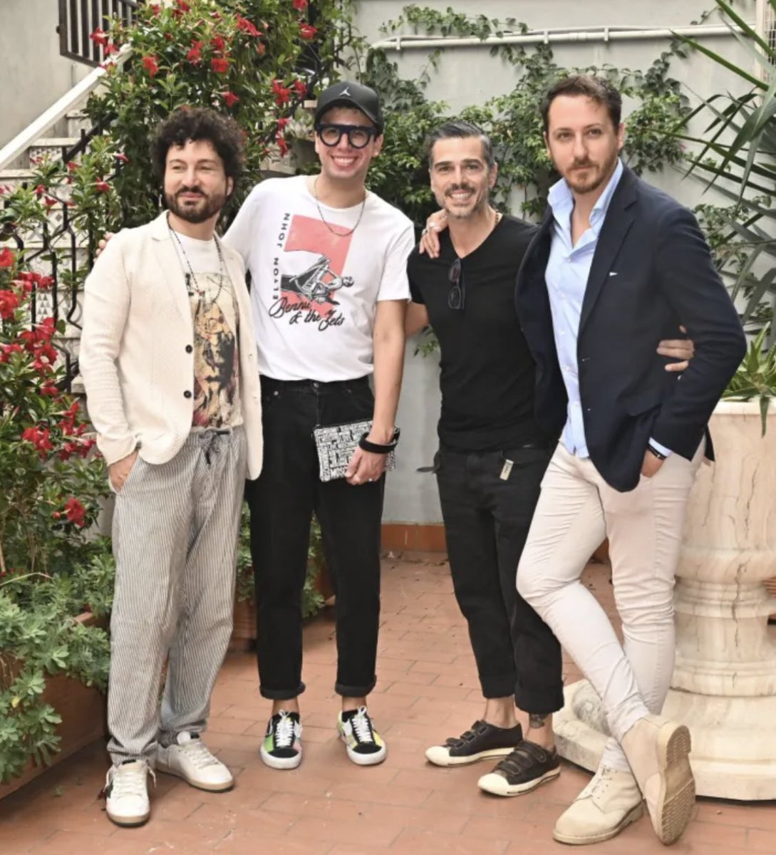 Alle200117's tweet photo. Max 💪💪❤️ #faiclapclap #grandefratello @massivarrese #amici23 #17luglio  #bbvip #bbvipal #amici23 @label_joseba @jsbpublishing #josebalabel https://t.co/uZT6SNW2O2