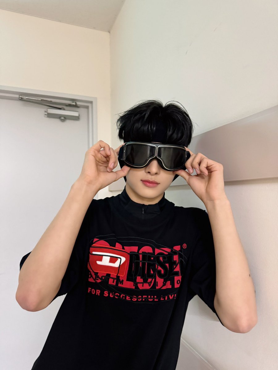 요리조리🥽

#시온 #SION