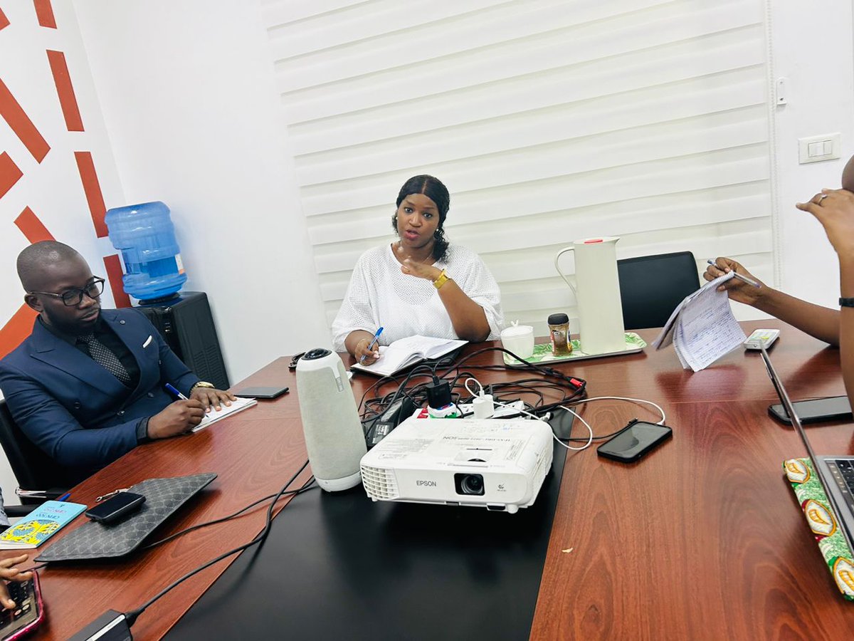 Wanny199's tweet image. #VisitecentreOdas 

Poursuivant son allocution,la Directrice du  @CentreOdas explique aux organisations partenaires de @IpasRDC l'intervention du centre Odas, celle de #soutenir, appuyer et encourager les actions des #jeunes dans la promotion de l'accès à  l'#avortement_sécurisé.