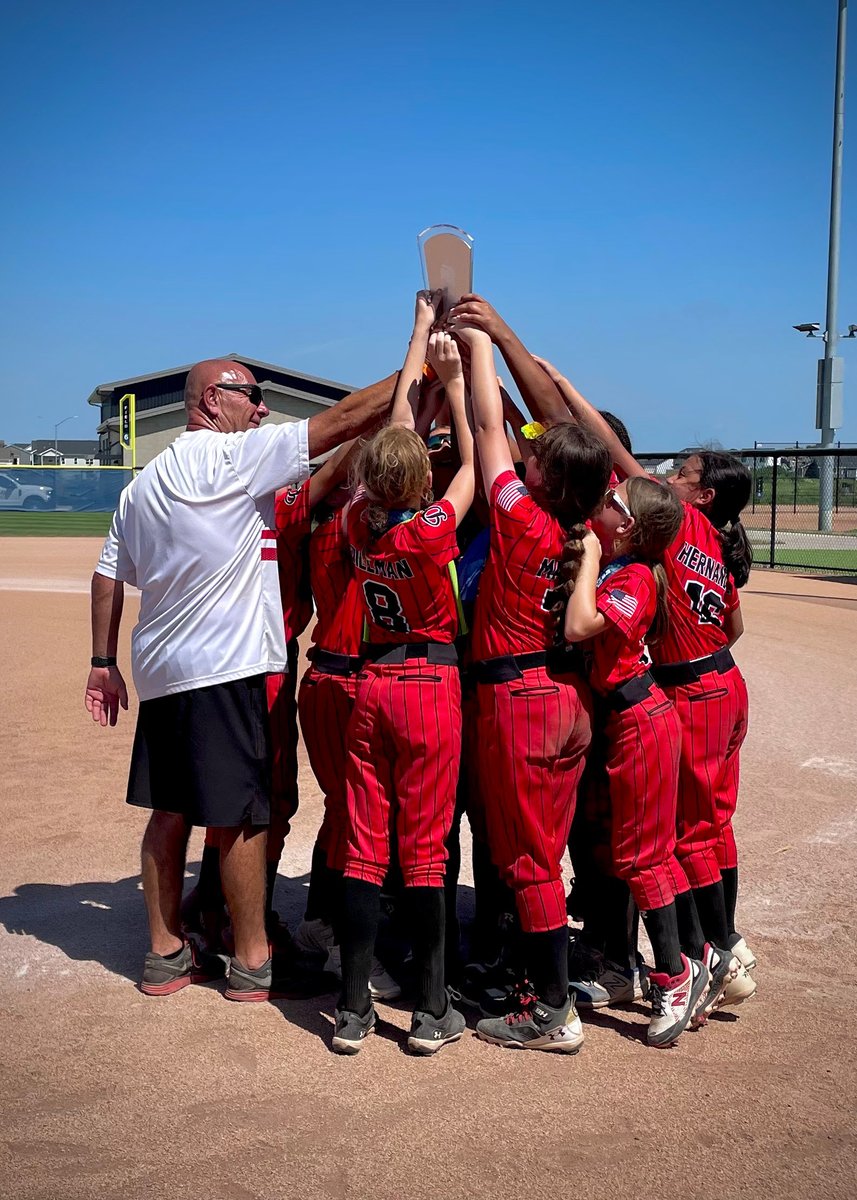 NaperDiamondsFP's tweet photo. Congrats to the 10U Mac team for taking 3rd Place AND the Team Sportsmanship Award at the Midwest National Championship in Des Moines, Iowa! 
This squad was in the fields for over 29 hours in 90+ degree weather and still sent 4 teams packing, including 3 on Championship Sunday! https://t.co/gK7eMBKG1j