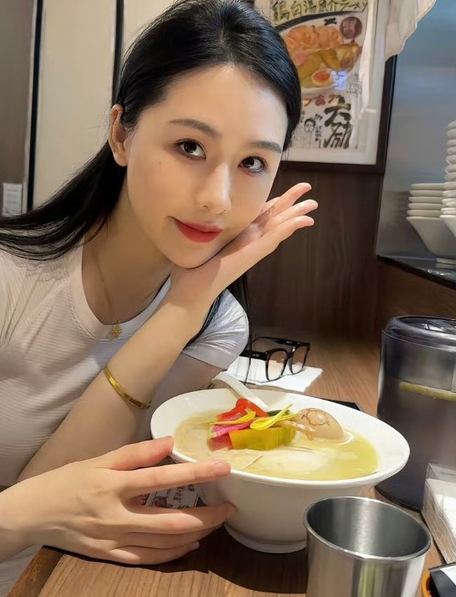 美味的拉面，满满的人间烟火气。 https://t.co/STiSt9pO9K